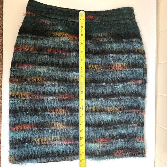 Maeve Textured Skirt • Size 2P - Picture 6 of 7